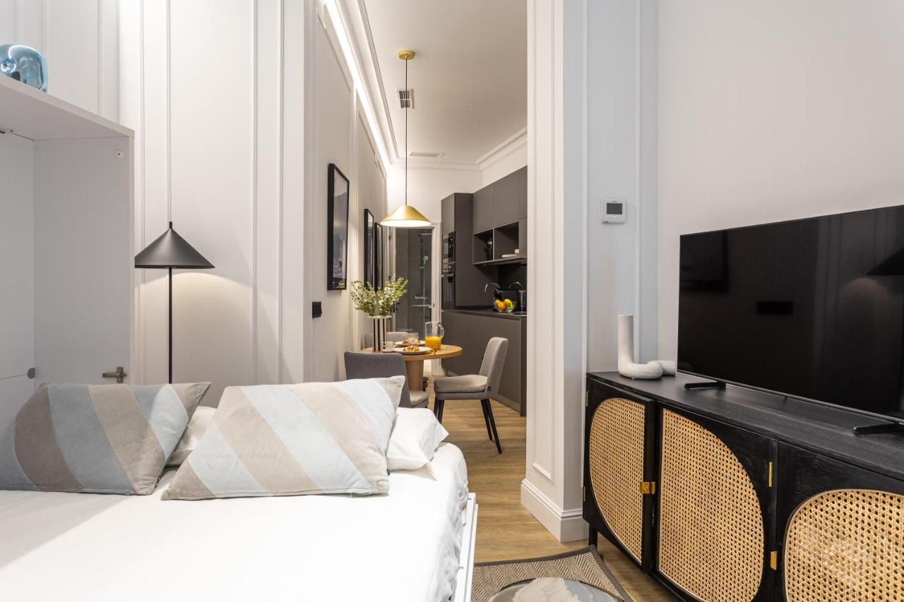 Aspasios Abada Apartments Madrid Bagian luar foto