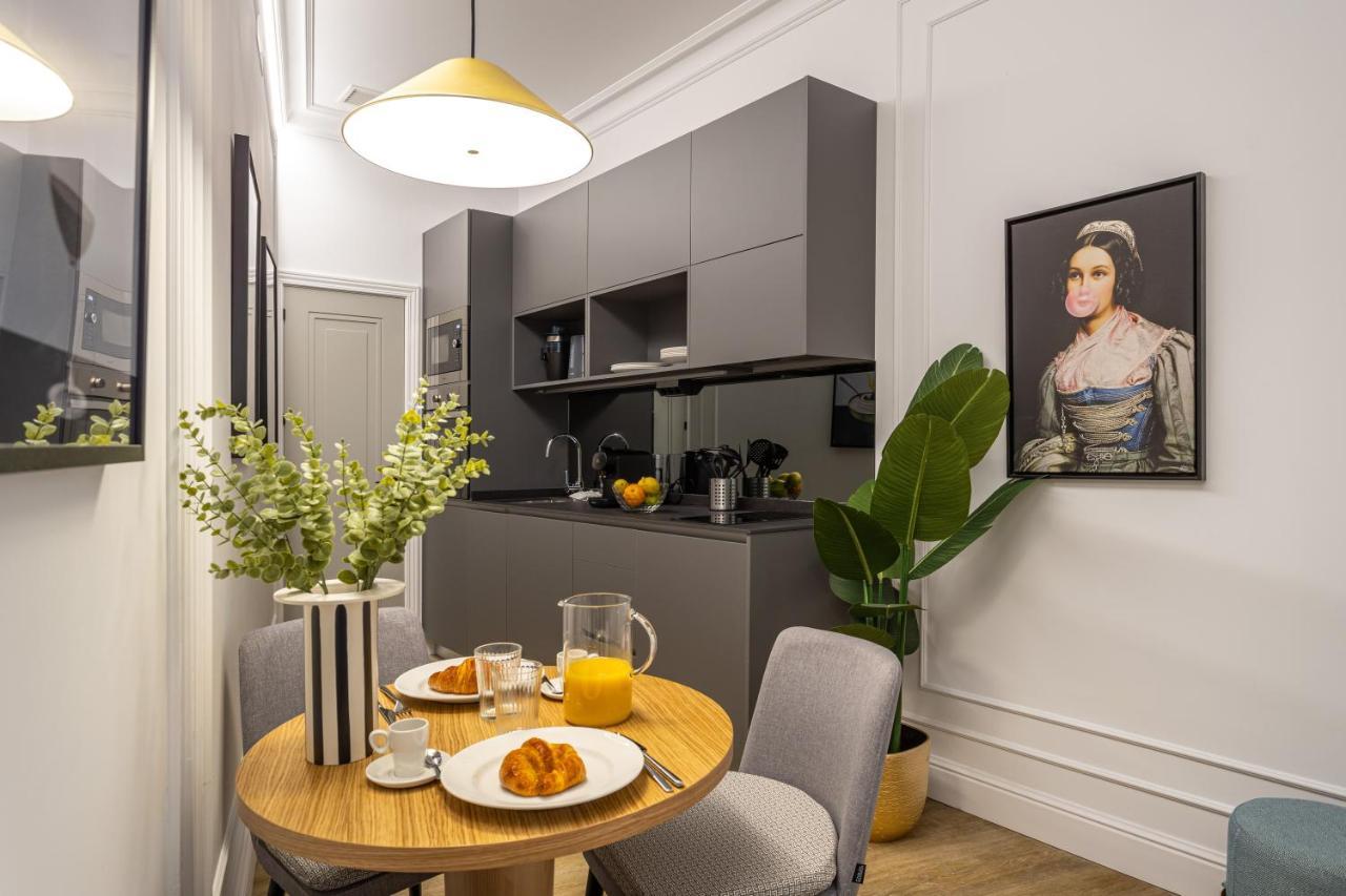 Aspasios Abada Apartments Madrid Bagian luar foto